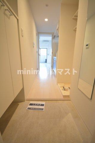 セレニテ本町refletの玄関写真