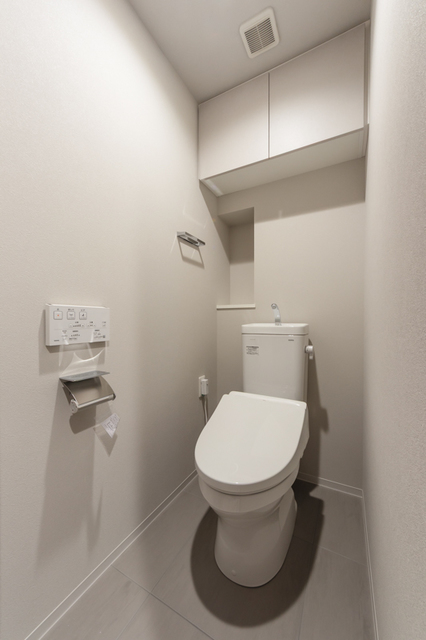 トイレ　※写真は同タイプ住戸です。