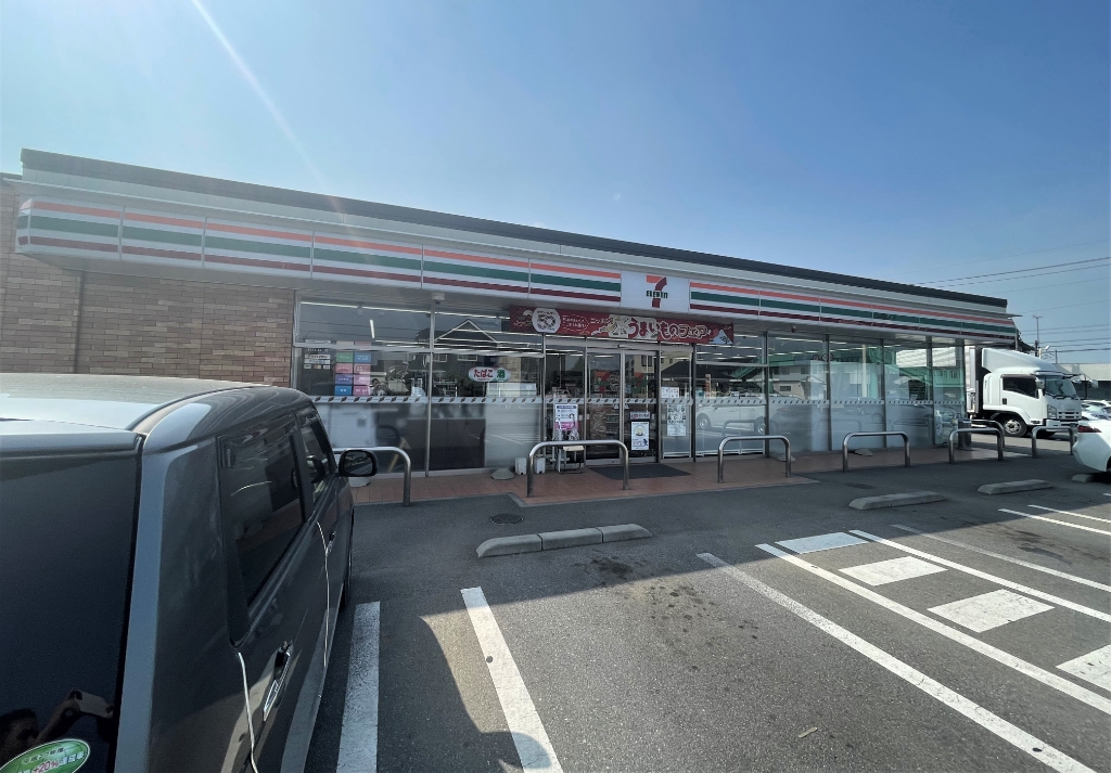 コンビニ　セブンイレブン 壬生安塚店（コンビニ）まで451m