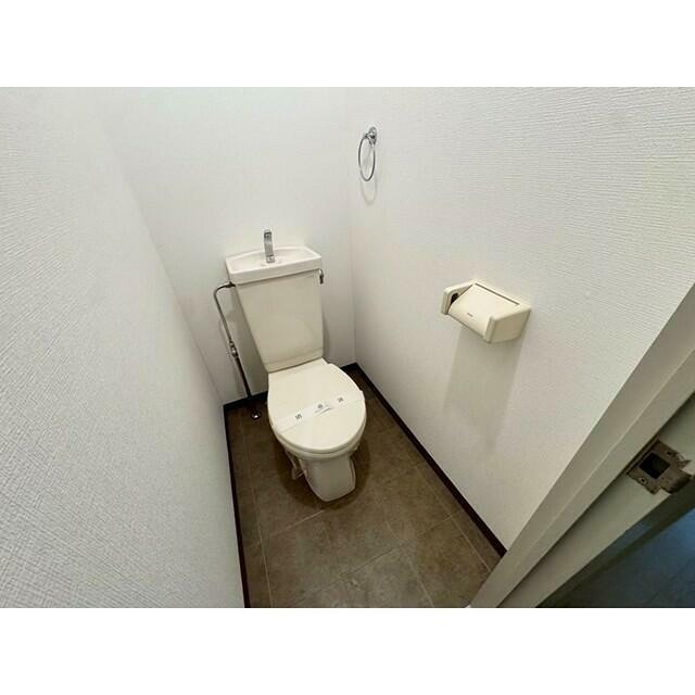 トイレ　※同仕様写真含む