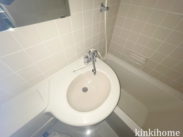 洗面設備　写真は別のお部屋です。