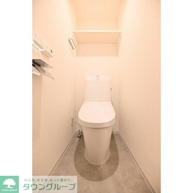 都営大江戸線 東中野駅 徒歩10分 5階建 築1年のトイレ写真