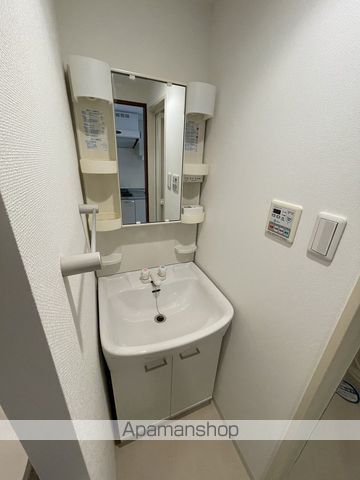 地下鉄御堂筋線 中津駅 徒歩3分 15階建 築19年の内装写真