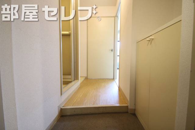 玄関　玄関口。他号室の写真です。