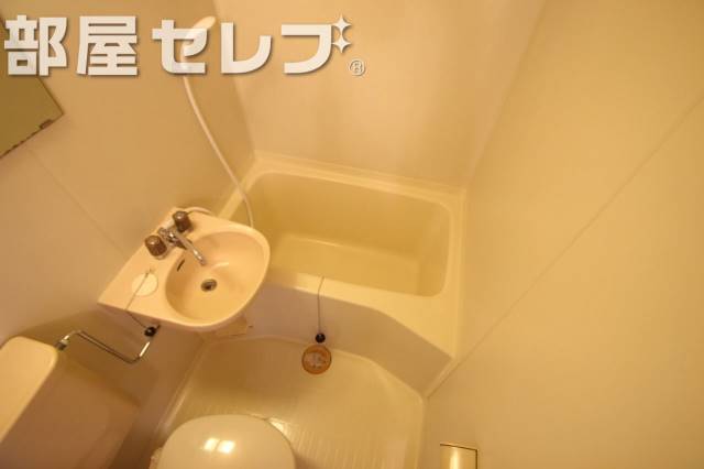 バス・シャワールーム　お風呂でゆったりと。他号室の写真です。
