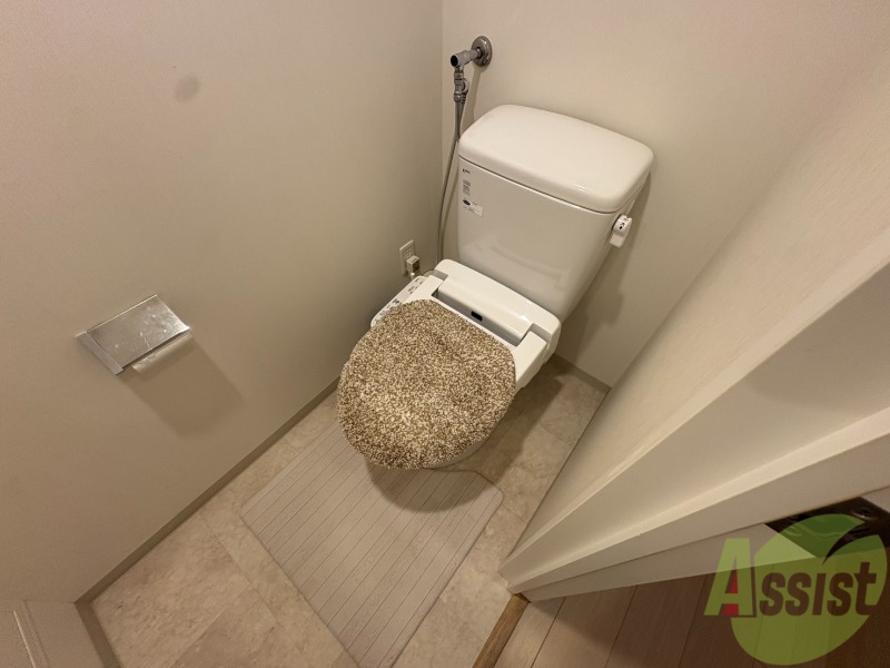 トイレ　こちらはトイレです。清潔感があり、安心して使用できます。