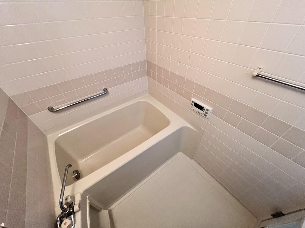 バス・シャワールーム　※工事中の為別部屋の写真です。