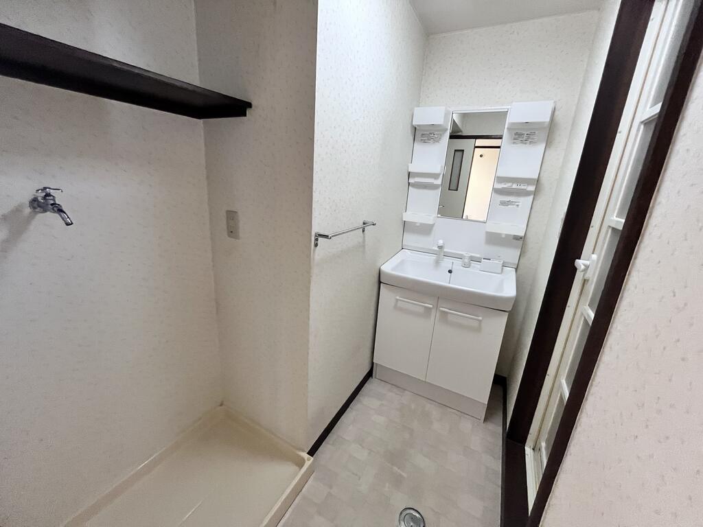 洗面設備　※工事中の為別部屋の写真です。