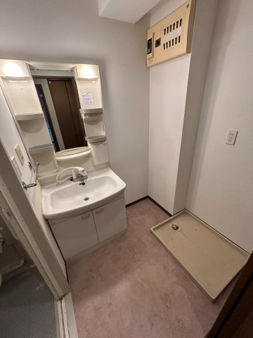 京王線 多磨霊園駅 徒歩2分 3階建 築26年の内装写真