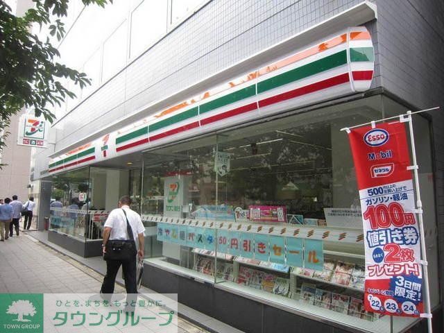 コンビニ　セブンイレブン小伝馬町駅前店（コンビニ）まで174m