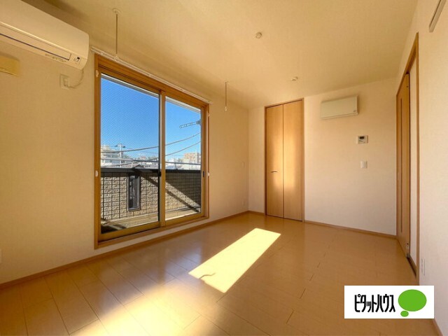 Town Court大岡の居間写真