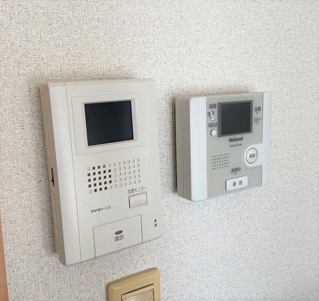 セキュリティ　モニター付きインターホン
