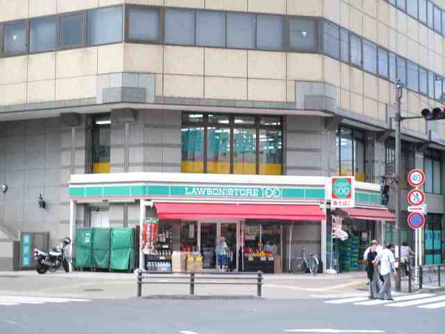 コンビニ　ローソンストア１００（コンビニ）まで300m