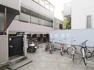 西武新宿線 新井薬師前駅 徒歩5分 4階建 築35年の外観写真