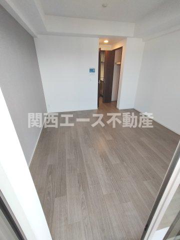 グランカーサ高井田の居間写真