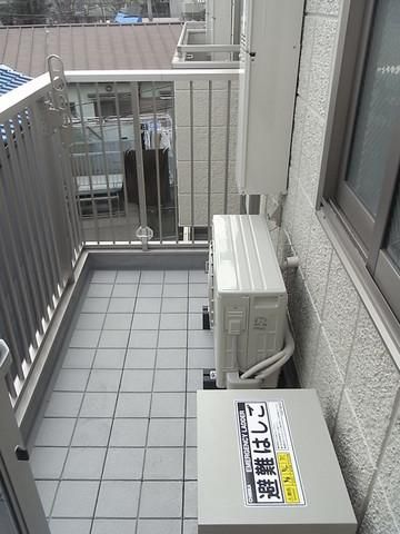 バルコニー　広めのベランダ