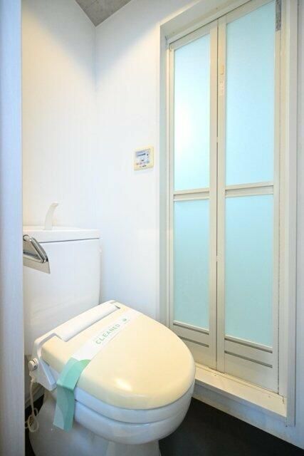 西武新宿線 下落合駅 徒歩9分 2階建 築20年のトイレ写真