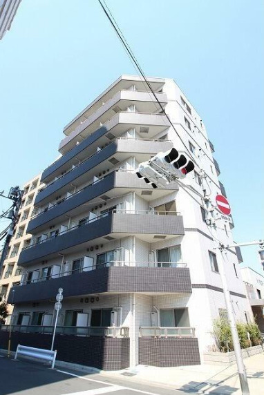 建物外観　ネット無料。ネット無料なら月々実質4000円程度のコストがか