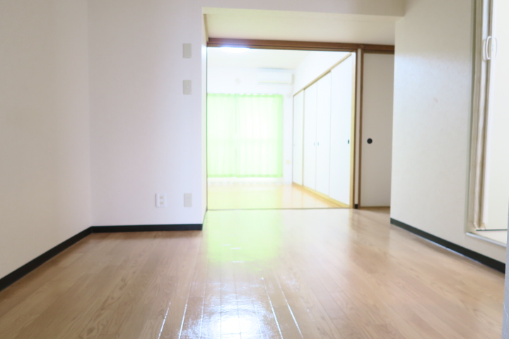 シティハイム石原の居間写真