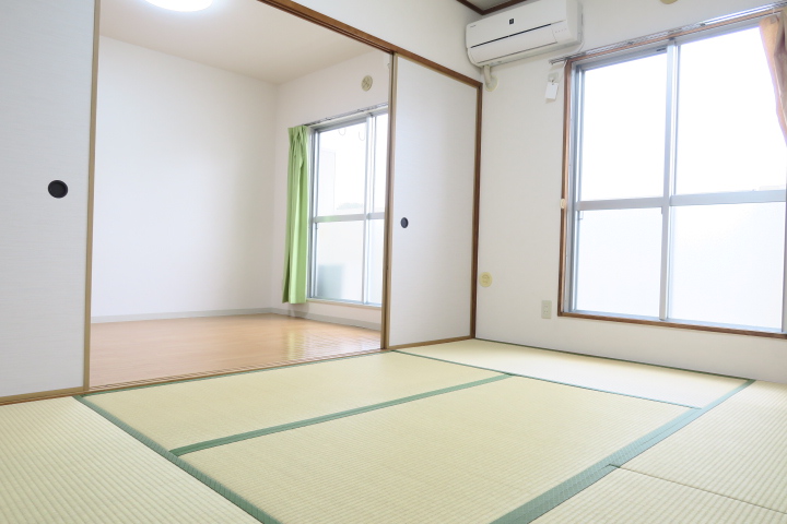 シティハイム石原の居間写真