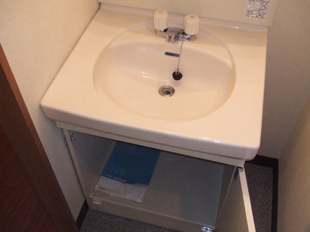 洗面設備　コンパクトで使いやすい洗面所
