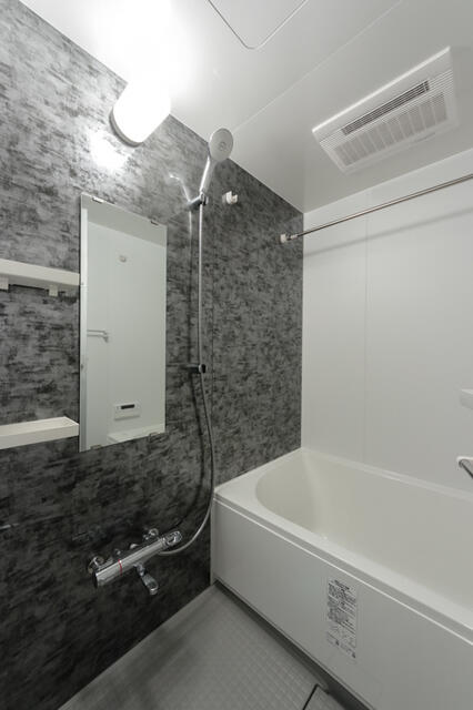 バス・シャワールーム　※写真は同タイプ住戸です。