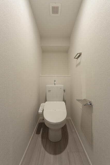 トイレ　※写真は同タイプ住戸です。