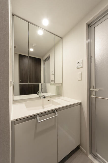 洗面設備　※写真は同タイプ住戸です。