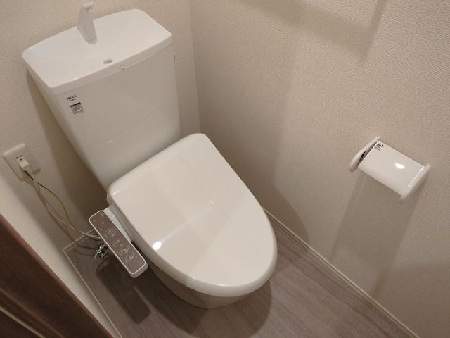 コンフォール西鶴間4丁目のトイレ写真
