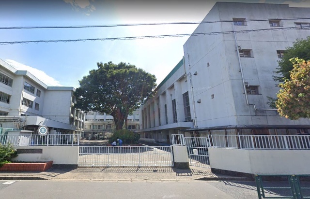 中学校　練馬区立関中学校（中学校）まで875m