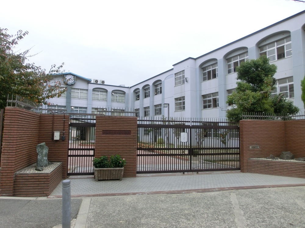 中学校　大阪市立 文の里中学校（中学校）まで542m