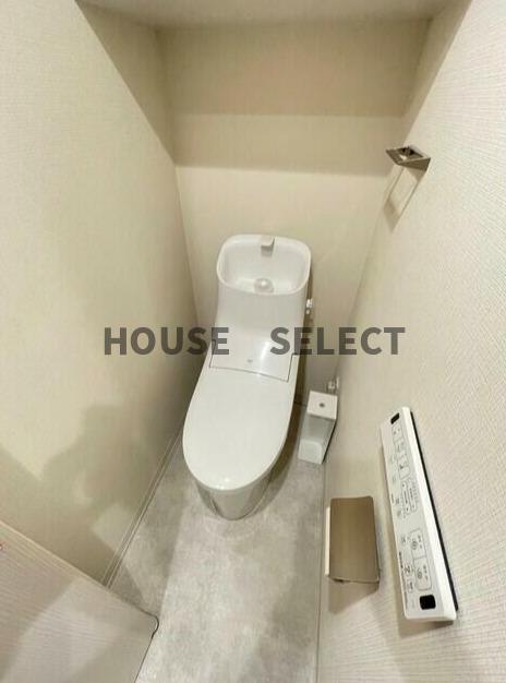 東急田園都市線 三軒茶屋駅 徒歩2分 11階建 築52年のトイレ写真