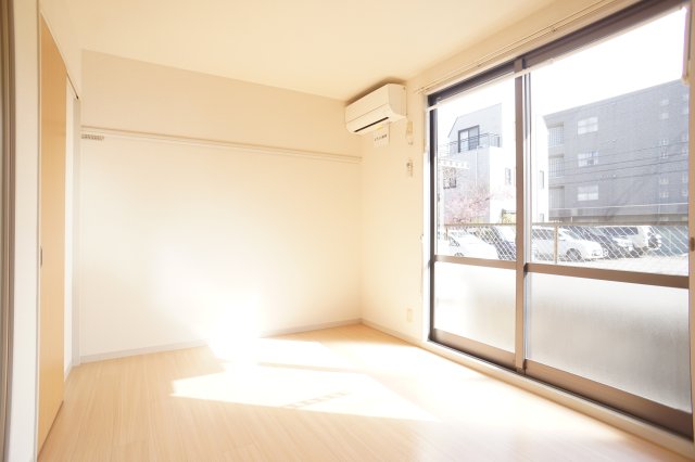 サクラハイムの居間写真