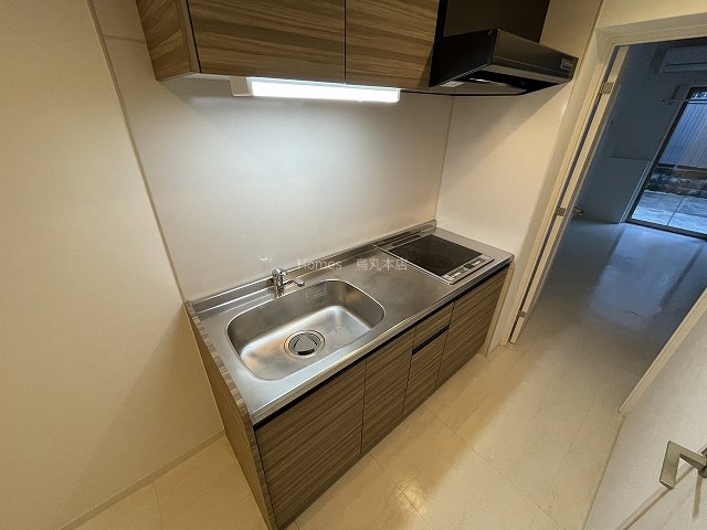キッチン　2口IHシステムキッチンを採用しています
