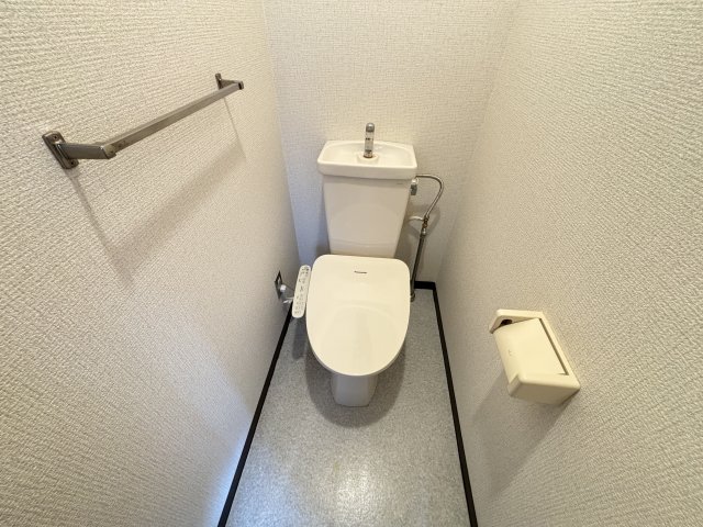 トイレ　※別号室参考写真
