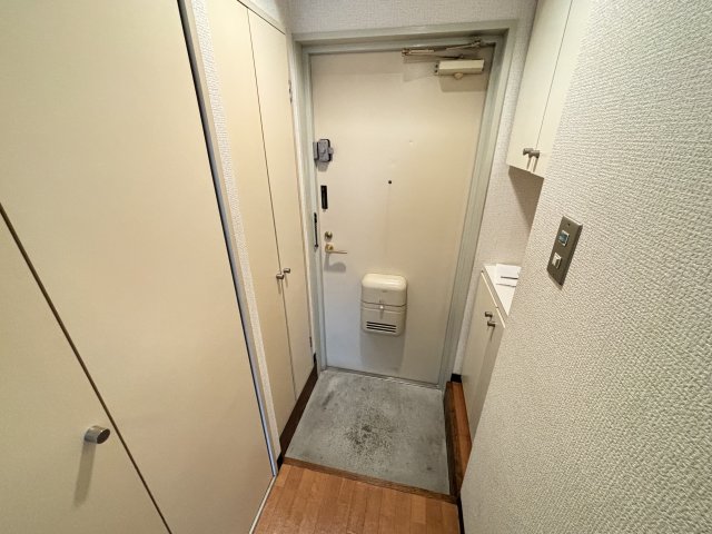 玄関　※別号室参考写真