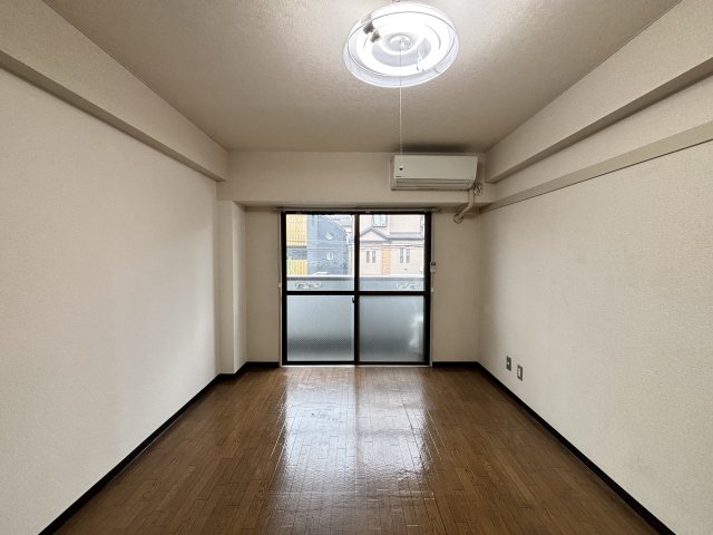 居室・リビング　※別号室参考写真