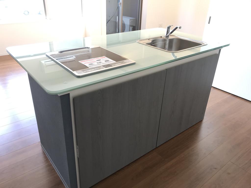 キッチン　オリジナルのガラスキッチン☆+°ＩＨコンロ♪