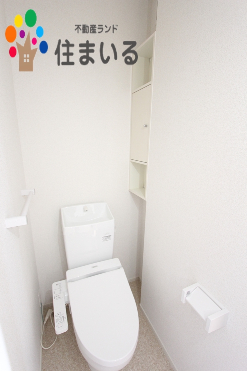 トイレ　※写真は同社同型タイプとなります