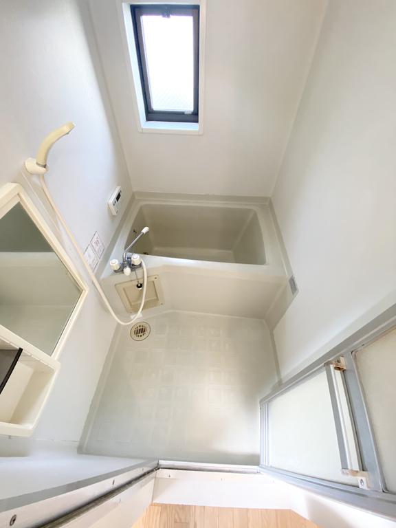 バス・シャワールーム　追い焚き給湯♪