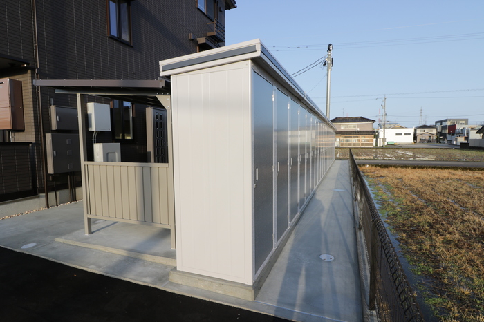 その他共有部分　タイヤなどしまえるトランクルームもございます♪