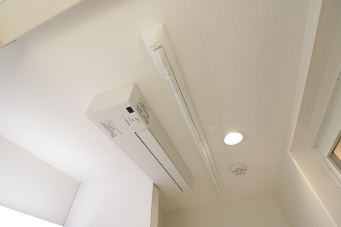 その他　部屋干しファン完備で天候を気にせずお洗濯できます♪