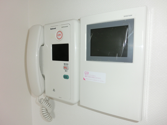 セキュリティ　■事前に来訪者をチェックできるTVドアホン。
