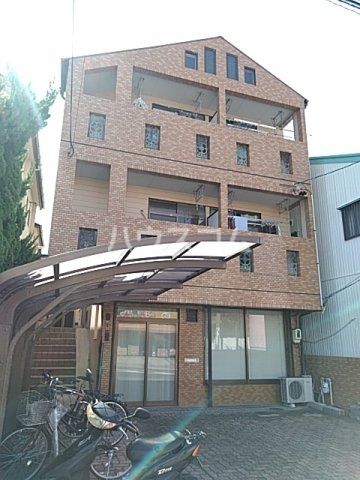 名古屋市名東区八前のマンションの建物外観