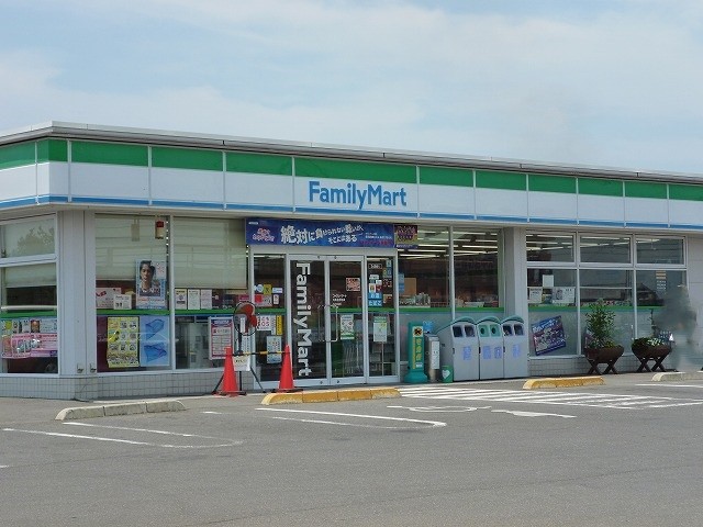 コンビニ　ファミリーマート丸亀金倉町店（コンビニ）まで780m