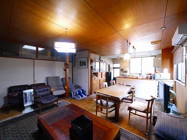 居室・リビング　みんなでゆったりとくつろげるリビングスペースです。