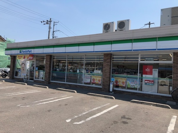 コンビニ　ファミリーマート新居浜庄内店（コンビニ）まで565m
