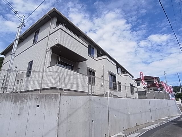 神戸市北区山田町下谷上のアパートの建物外観
