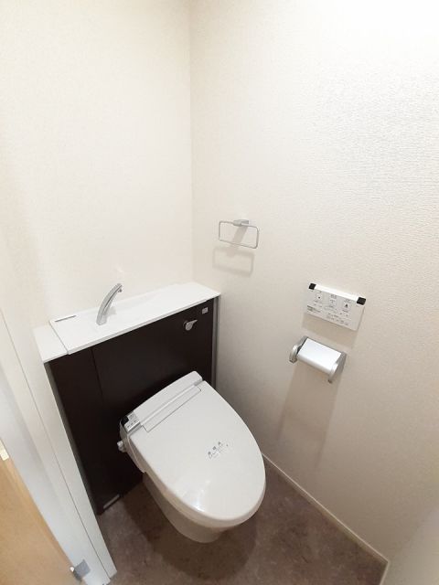 【倉敷市老松町のマンションのトイレ】