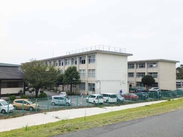 中学校　松阪市立東部中学校（中学校）まで2093m